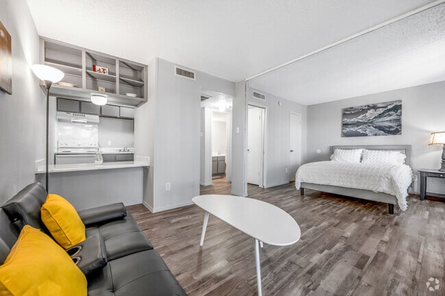1 BR, 1 BA - 411SF