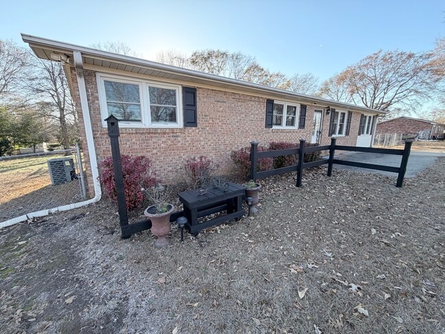 Photo - 217 Ridgecrest Way