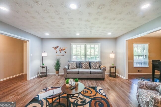 Photo - 6903 Doncaster Rd