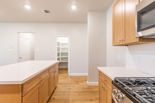 Photo - 801 Roosevelt St