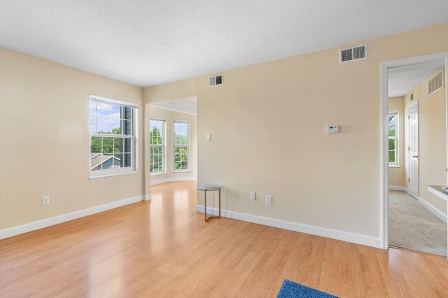 The Pawn - 1 Bed / 1 Bath - 631-661 Sq.Ft.