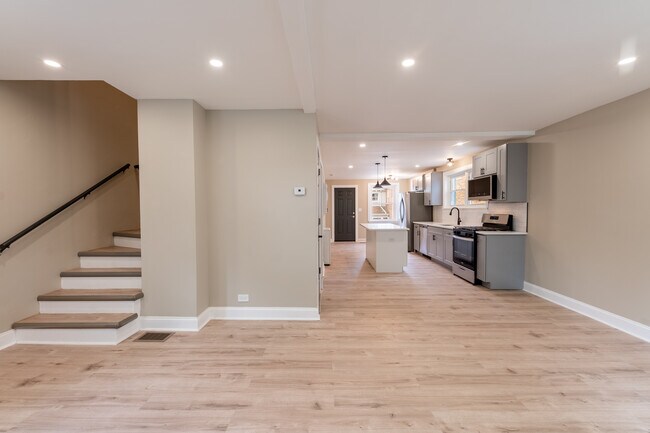 Photo - 4341 Wisconsin Ave Casa