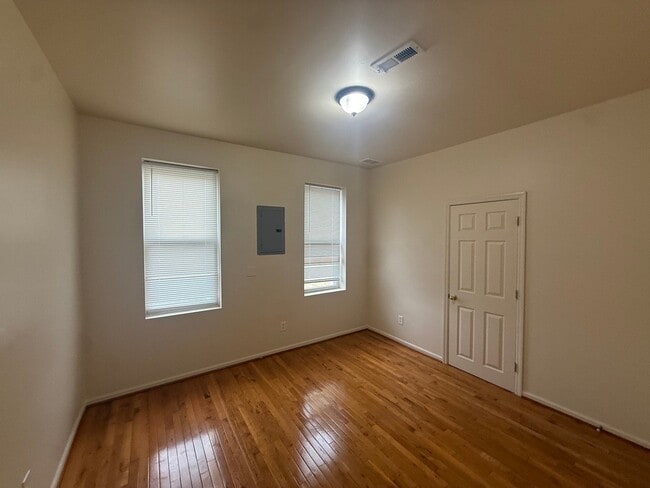 2911 Greenmount Ave Unidad 2A