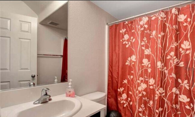 Photo - 4 Bed 3 Bath