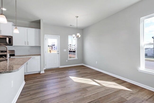 Photo - 580 Glen Clova Dr