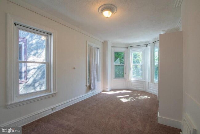 Building Photo - 2039 N Gratz St