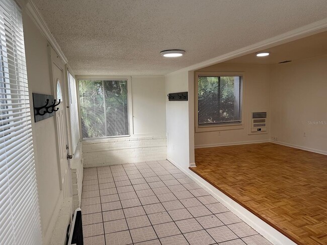 Photo - 424 Wildwood Way