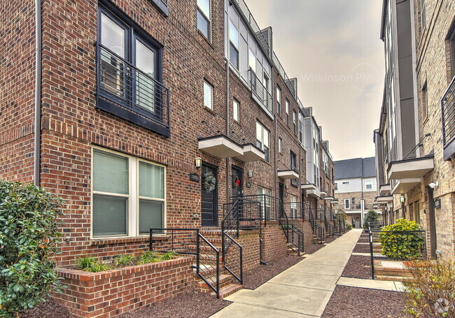 Building Photo - Chic & Spacious 3-Bed, 3.5-Bath Townhouse ...