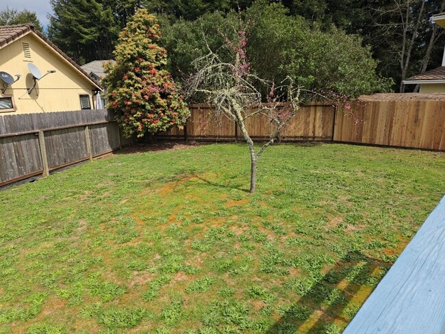 Photo - 3BD/2BA House nestled in quiet Cutten cul-de-sac lot!