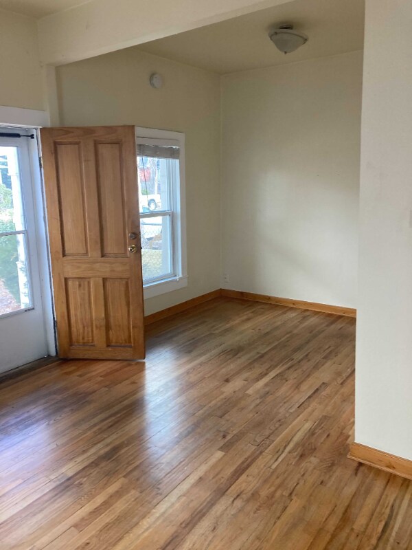 Photo - 831 Elati St