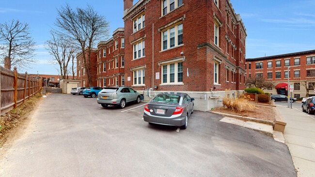 20 Glenville Ave Unit B6