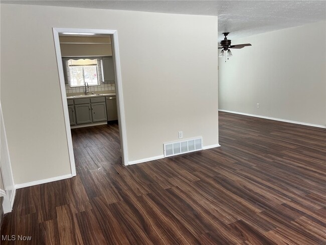 Photo - 8671 Ashwood Dr