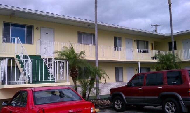 Exterior of Unit - 122 Detroit St