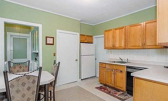 Photo - 183 Weston St