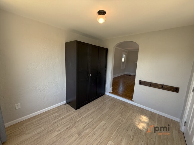 Photo - 1435 Cedar St