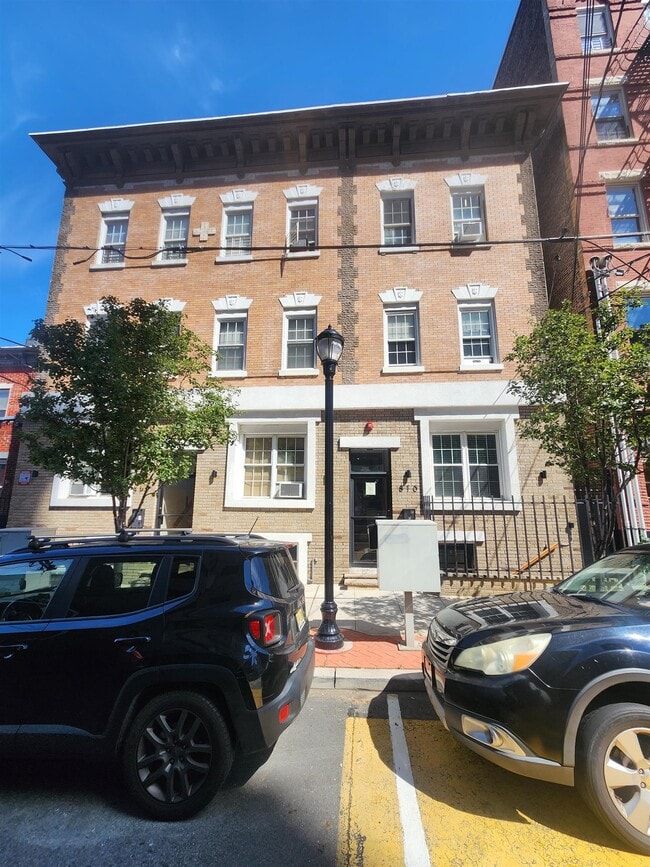 Building Photo - 810 22nd St Unit #1 Rental