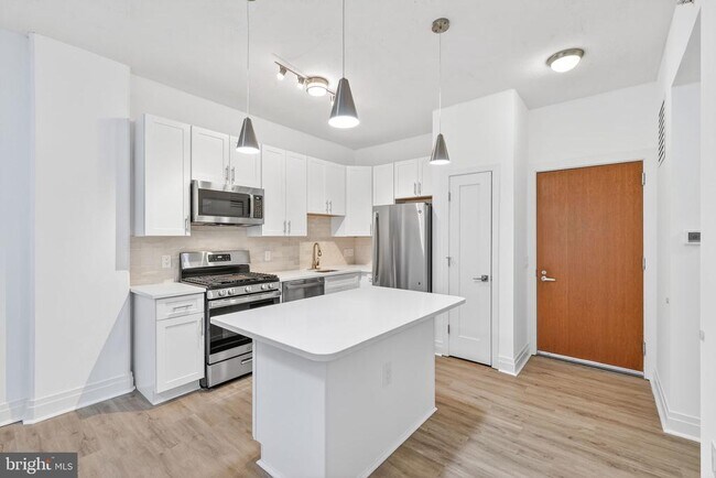 Photo - 2120 Vermont Ave NW Unit 413