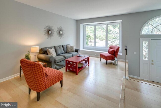 Photo - 1353 Templeton Pl