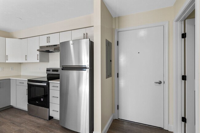 Photo - 472 Essex St Unit 303