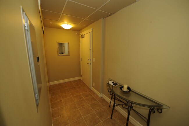 Photo - 836-1915 15 Ave SW
