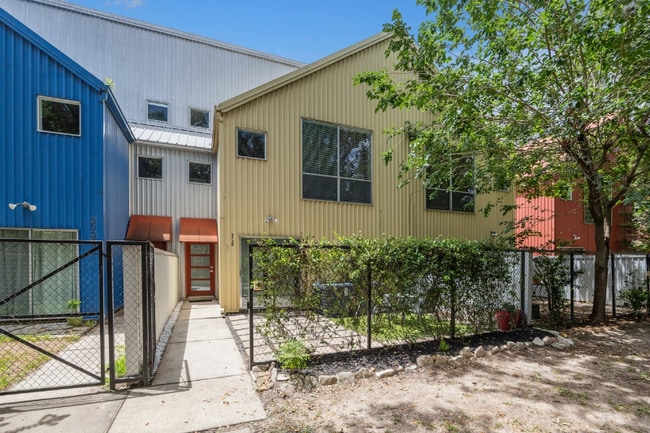 Photo - 2720 La Branch St