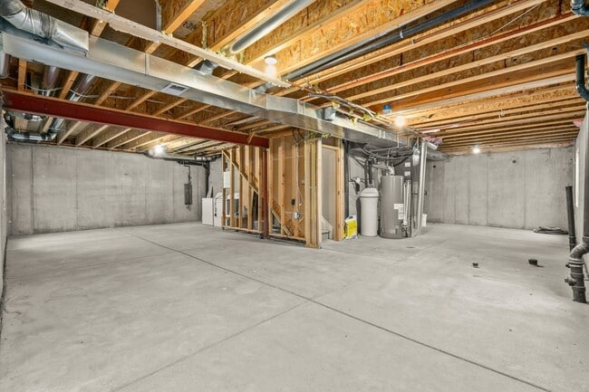 Gorgeous Home With Two Car Garage and Acce... - Gorgeous Home With Two Car Garage and Acce...