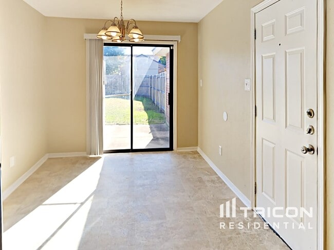 Photo - 924 Granite Ln