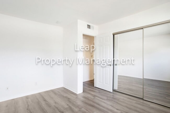 Photo - 1490 W Lambert Rd