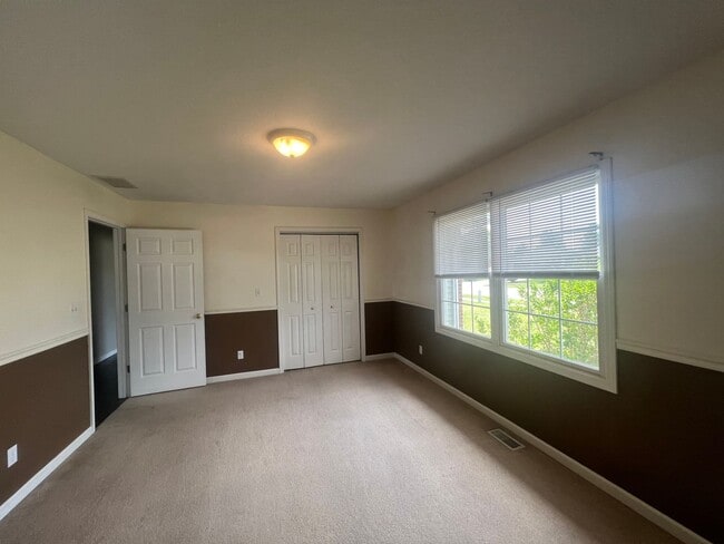 Photo - 4 Bedroom 2 Full Bath Chatham!