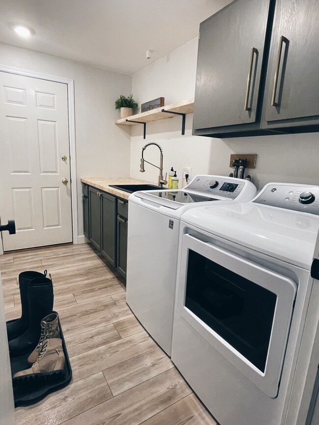 Photo - 573 N Donnelly Ave