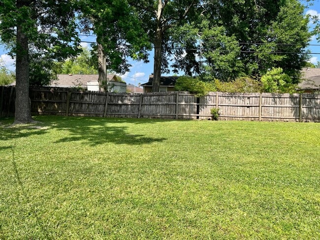 Photo - Adorable St. George 3BR/2BA home located at Highland @ Jefferson area with all appliances included!