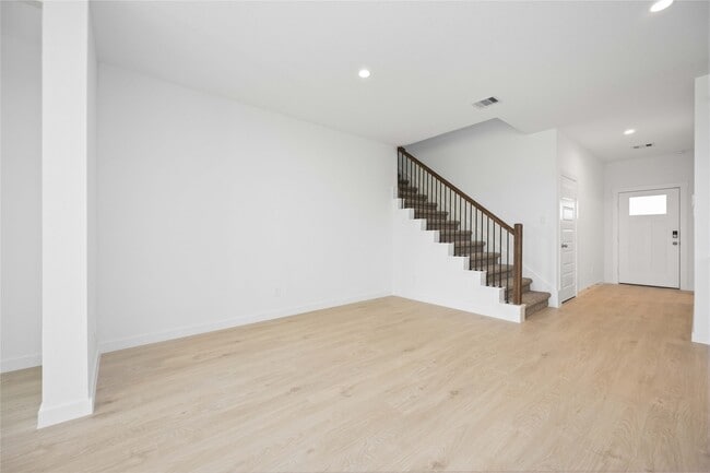 Photo - 31622 Farlam Farms Trl