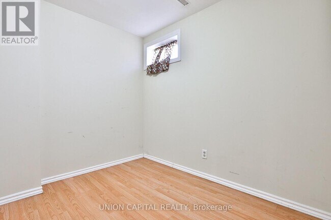 Photo - 168 Old Sheppard Ave