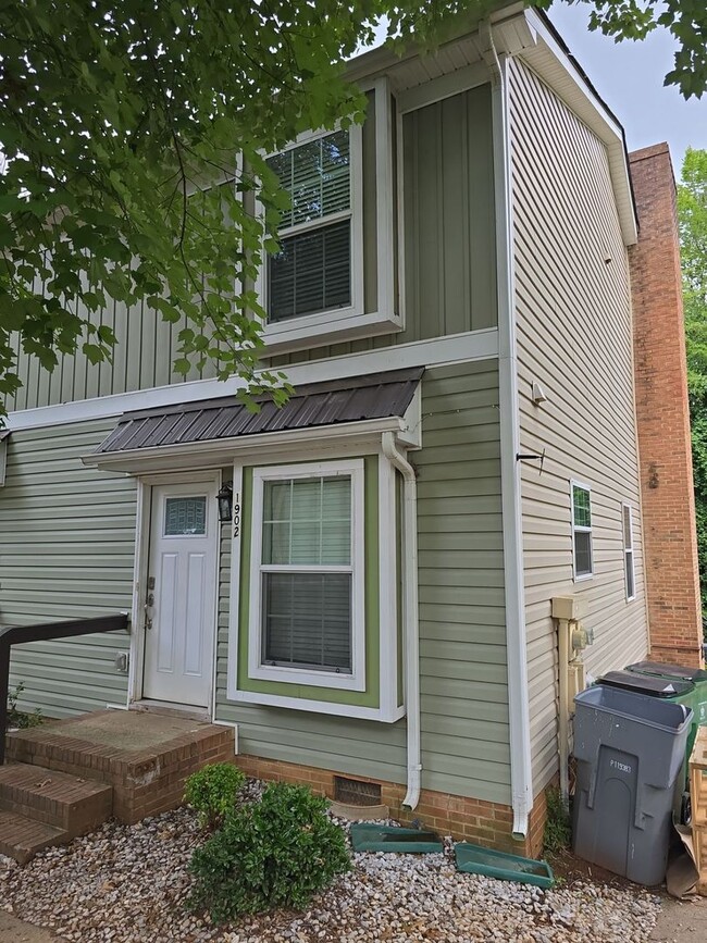 Photo - 1902 Village Lake Dr