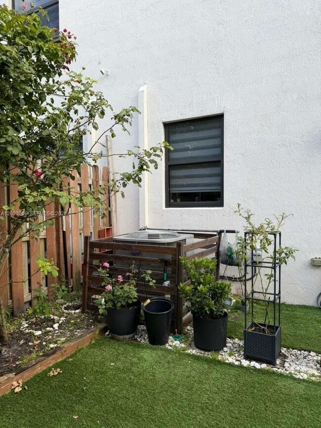 Photo - 20731 NE 7th Pl