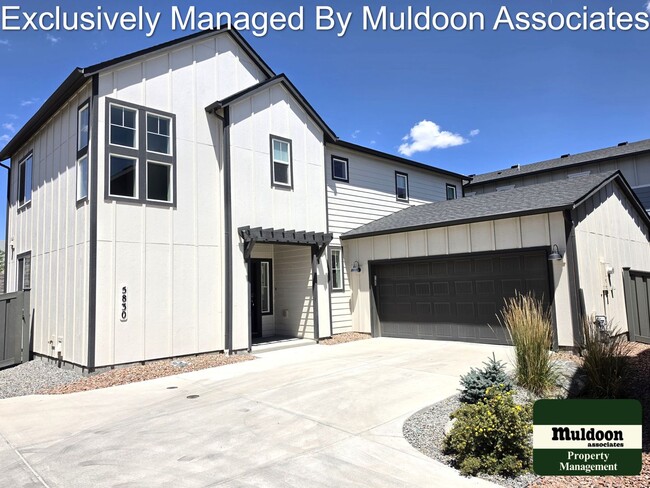Building Photo - Beautiful 3 bed, 3 bath home in the desirable Pathways community!