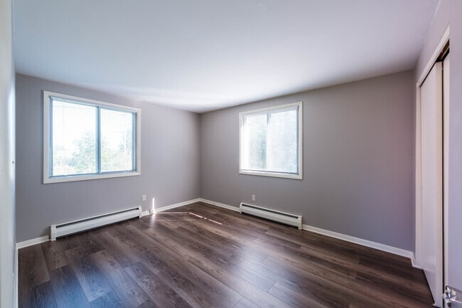 2BR, 1BA - 825 SF - Primary Bedroom