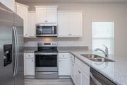 3BR, 2.5BA - 1,553SF