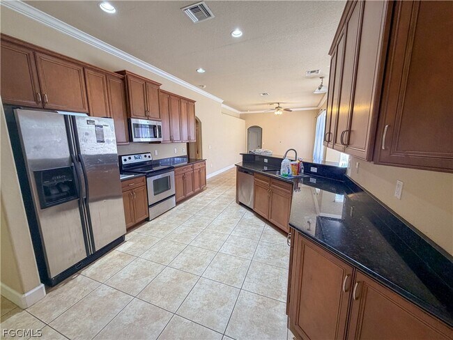 Photo - 2110 SW 38th Terrace