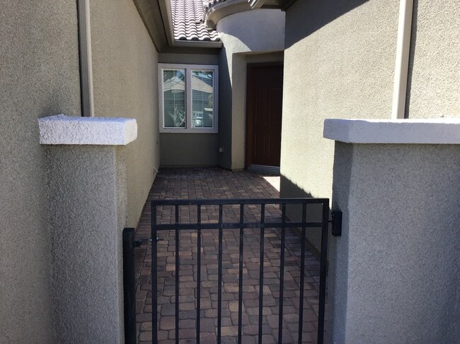 2483 Blair Castle St