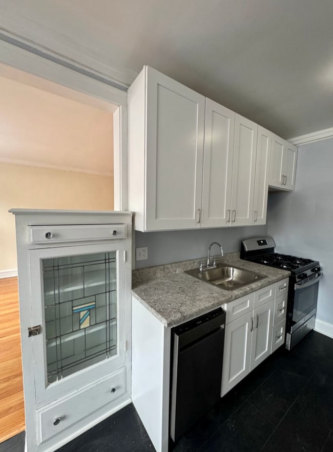 Photo - 2420 W Lunt Ave Unit #3E