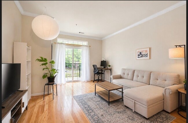 Building Photo - 2465 Army Navy Dr Unit 101