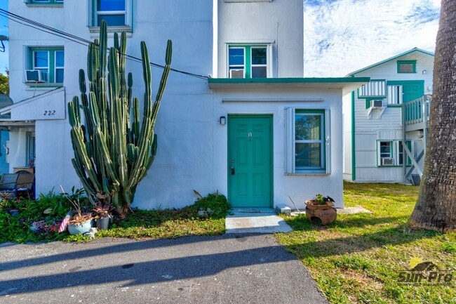 Photo - 222 N Oleander Ave Unidad 1