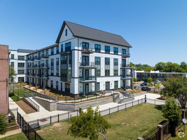 The Quarter House Apartments