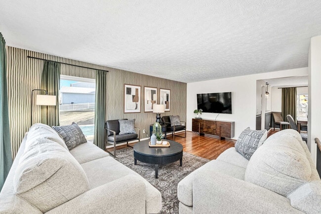 Building Photo - 3491 Danbury Rd