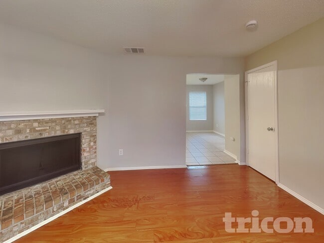 Photo - 7422 Amber Dr