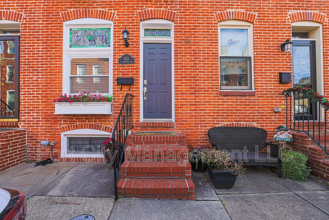 Building Photo - 813 S Belnord Ave