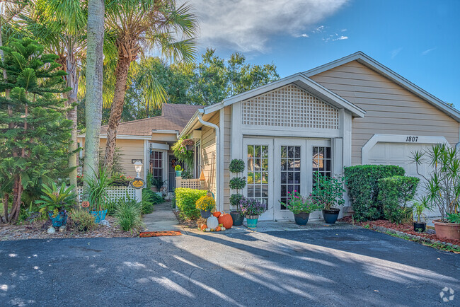 Building Photo - 1805 Sixty Oaks Ln Rental