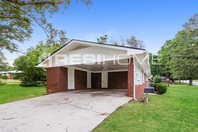 Photo - 6061 Pine View Terrace