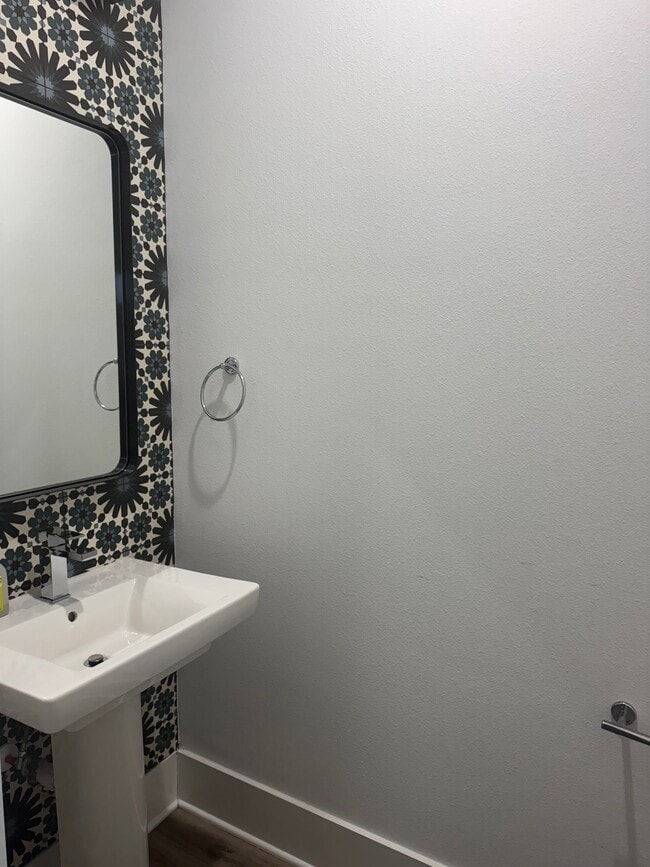 Downstairs Bathroom - 3409 Luca St